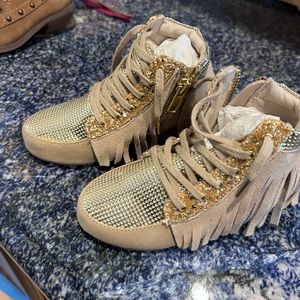 Joyfolie boot size 6 toddler.